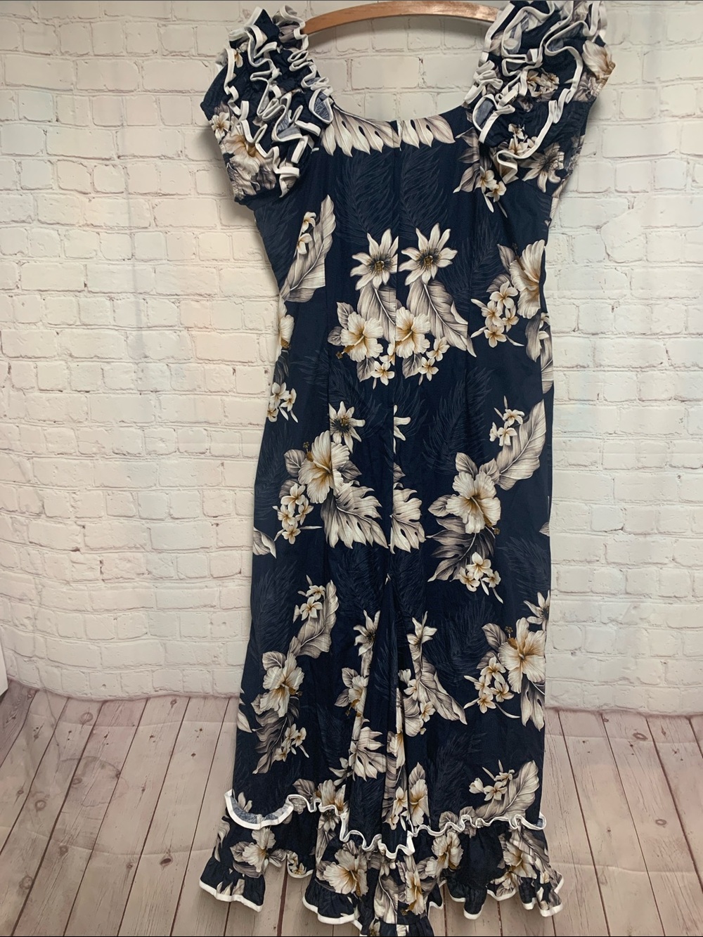 NWOT Pacific Legend Navy Ruffle Hawaiian Floral Aloha Maxi Dress Size 2XL USA - Picture 6 of 6